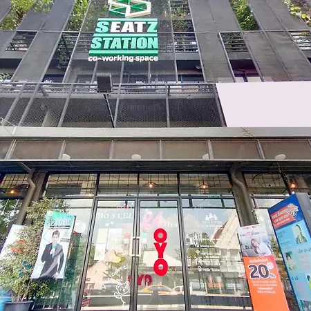 Hostel@Seatzstation-2