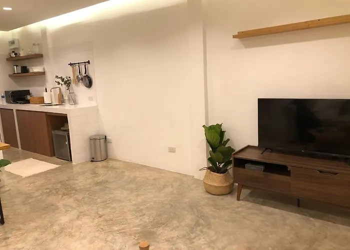 Marlowe-Tony'S Home Bangkok