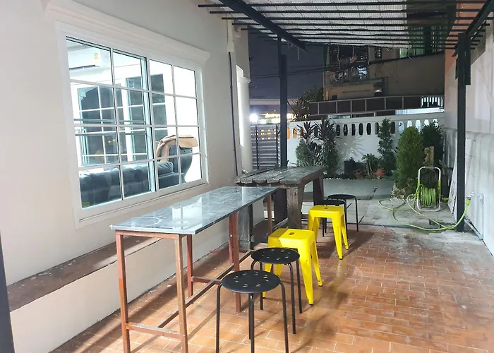 3 Bedroom Cozy Home Skytrain View Bkk Bangkok