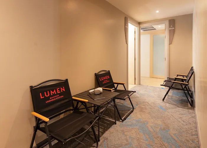 Lumen Bangkok Udomsuk Station Hotell