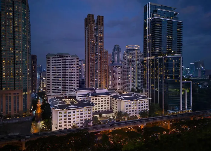 Anantara Siam Bangkok Hotel met golfbaan