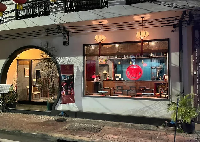 Caiyong Hometel & Cafe'S Studio Bangkok