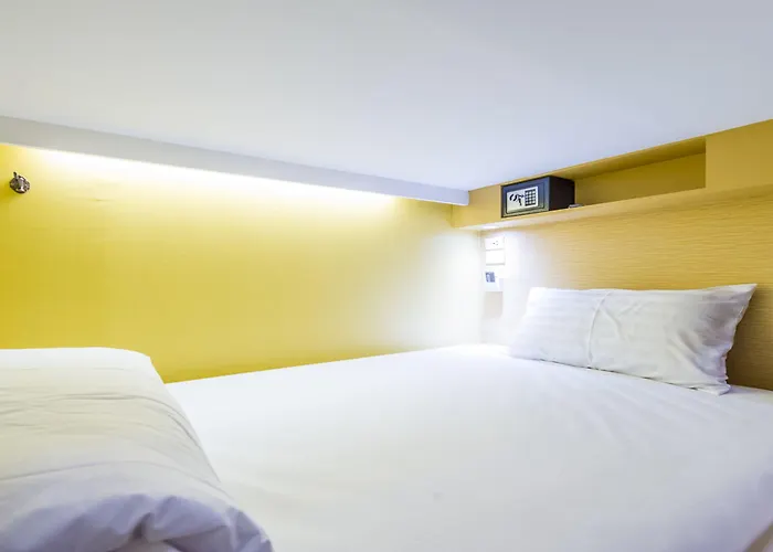 Matchbox Bangkok Hostel