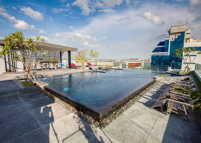 De Botan Srinakarin Hotel & Residence Bangkok