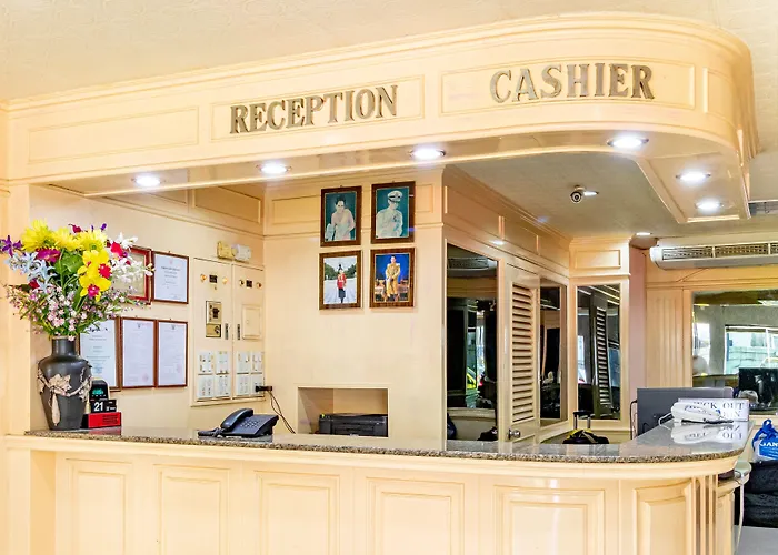 Woodlands Inn Hotel 曼谷