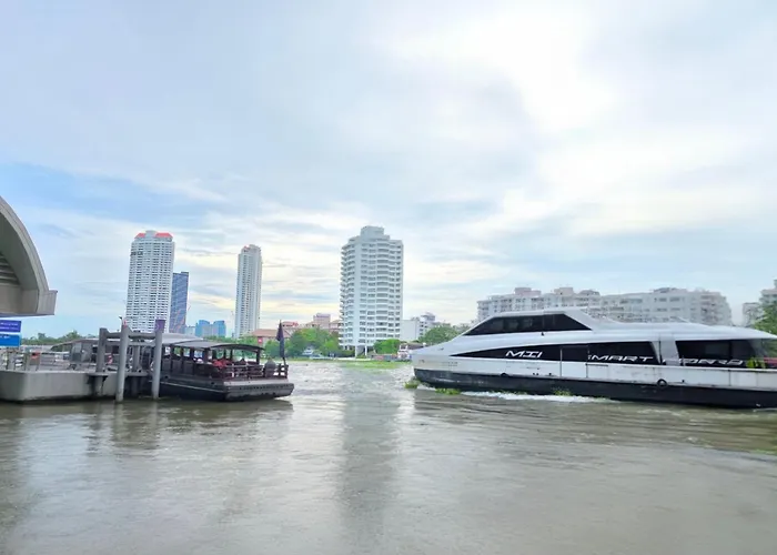Holiday Inn Express & Suites Bangkok Central Pier By Ihg