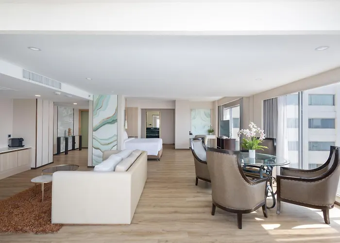 Boutique Ramada Plaza By Wyndham Bangkok Menam Riverside