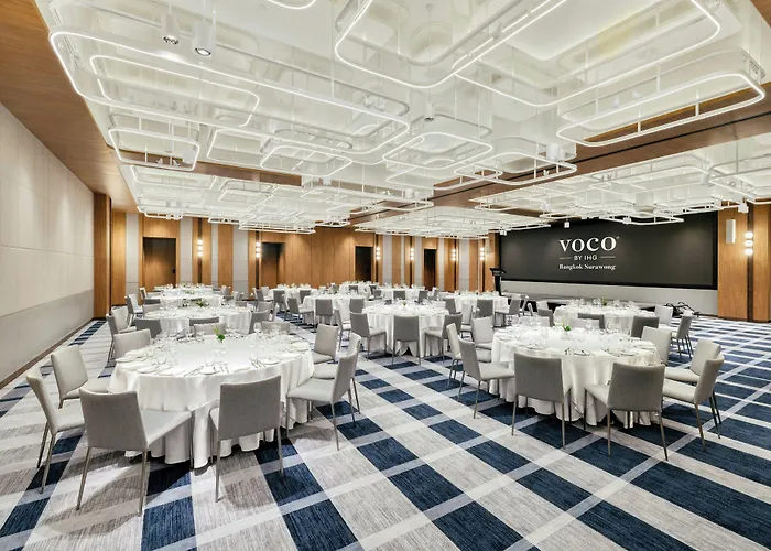 Hotel Voco Bangkok Surawong By Ihg Con una Pista de Golf