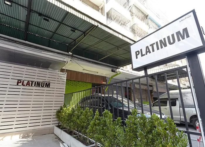 Platinum Deluxe Shopping Apartments Bangkok