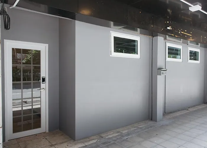 U4 Large 2 Bed Rooms Full Kitchen 200M To Bts Bangkok
